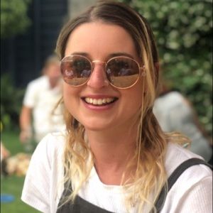 Meet your Posher, Holly